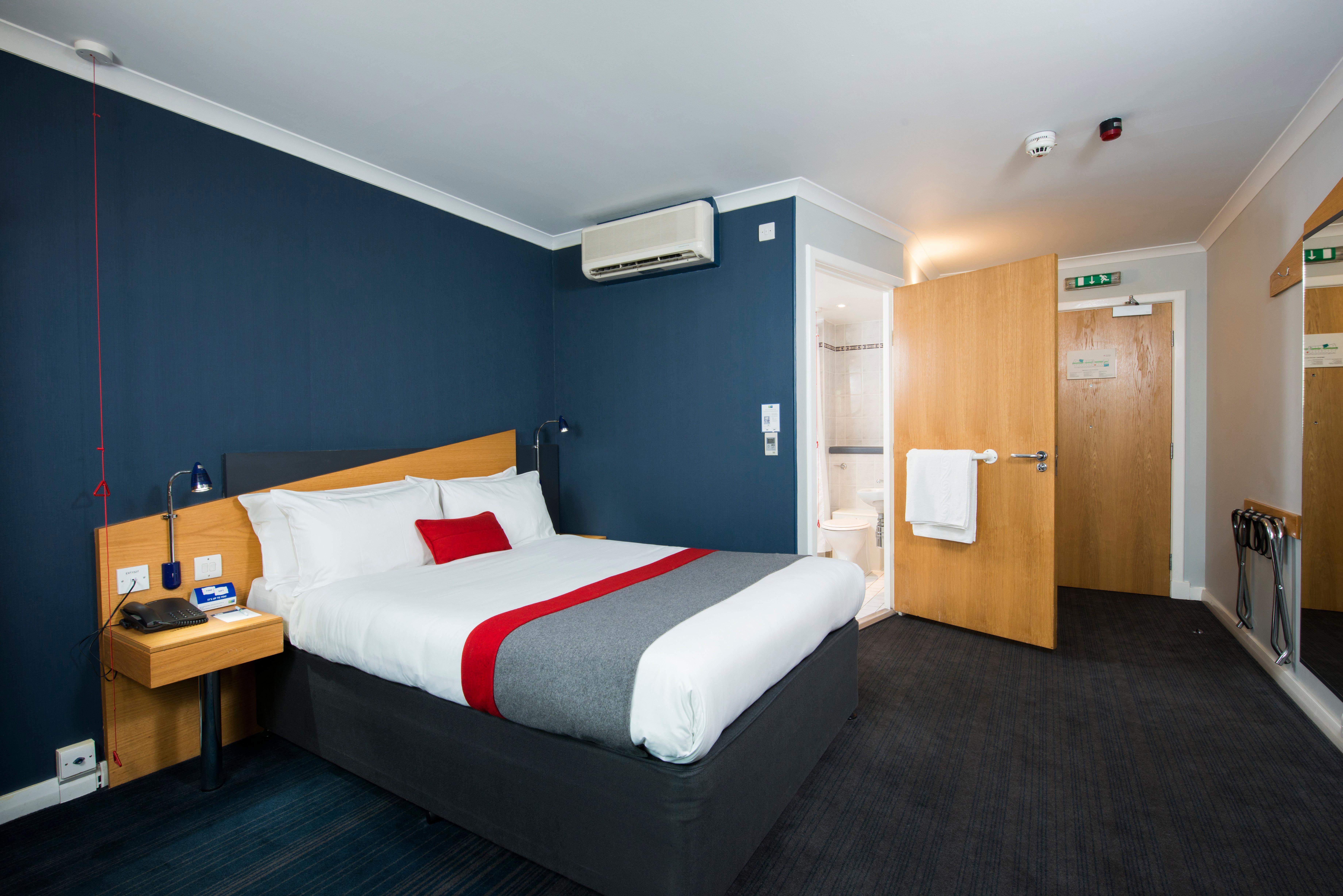 Holiday Inn Express Stirling, An Ihg Hotel Ngoại thất bức ảnh