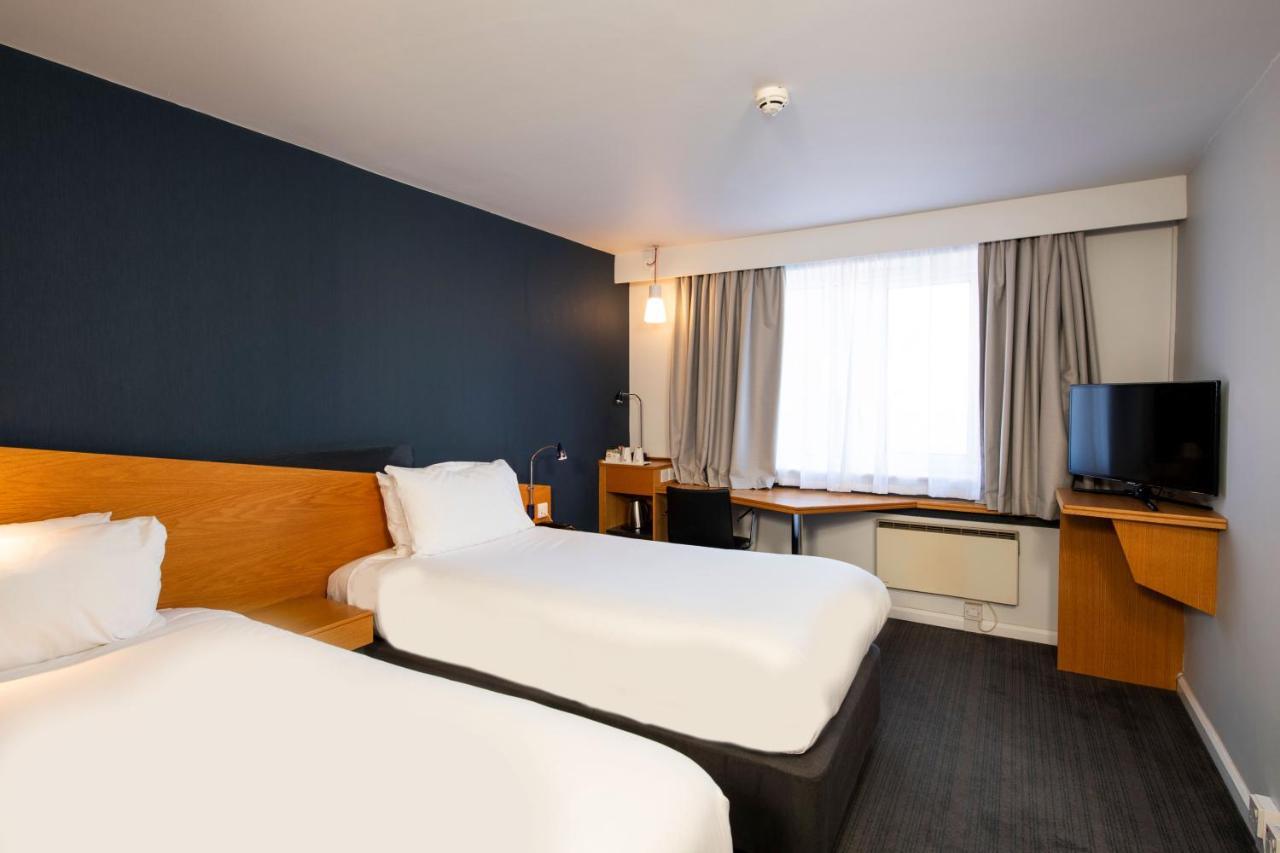 Holiday Inn Express Stirling, An Ihg Hotel Ngoại thất bức ảnh